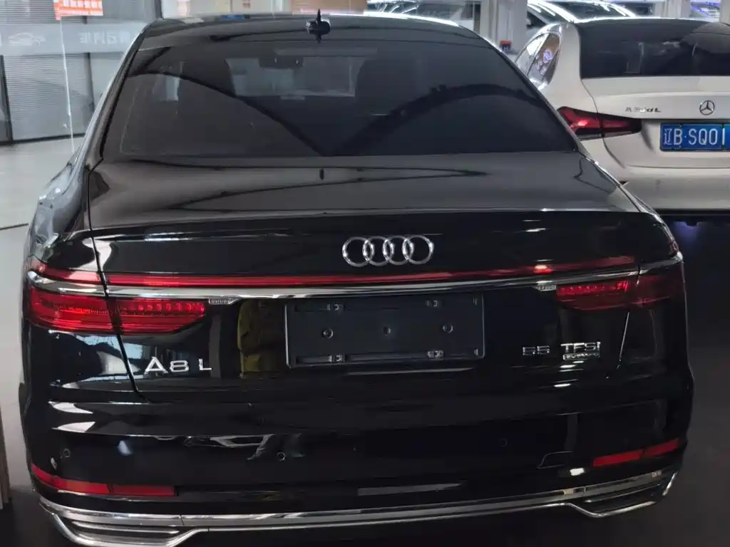 Audi A8 2018 — фото 16