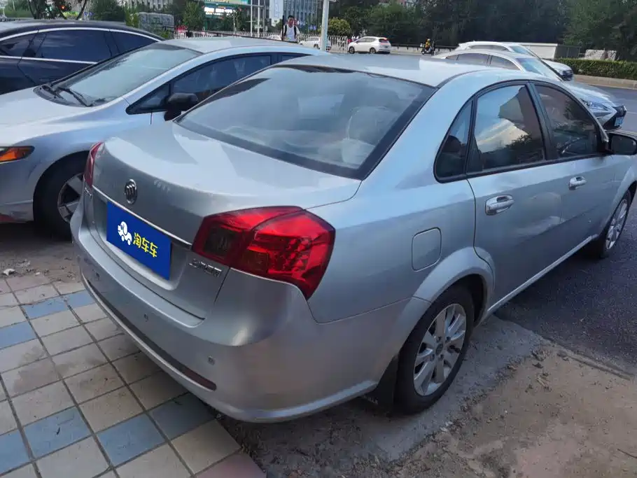 Buick Excelle 2012