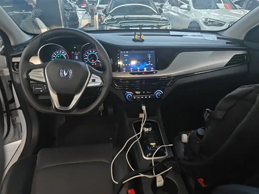 Changan Eado New Energy 2022 — фото 10