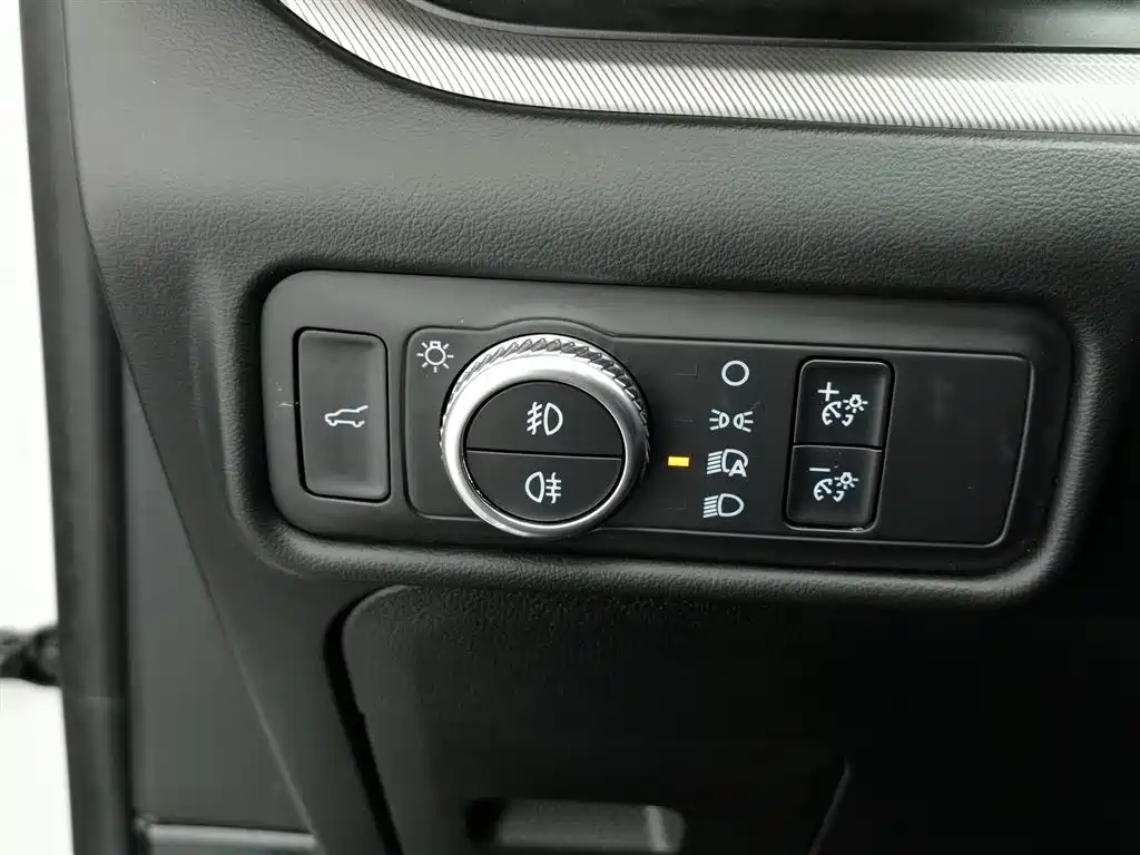 Ford Explorer 2021 — фото 21