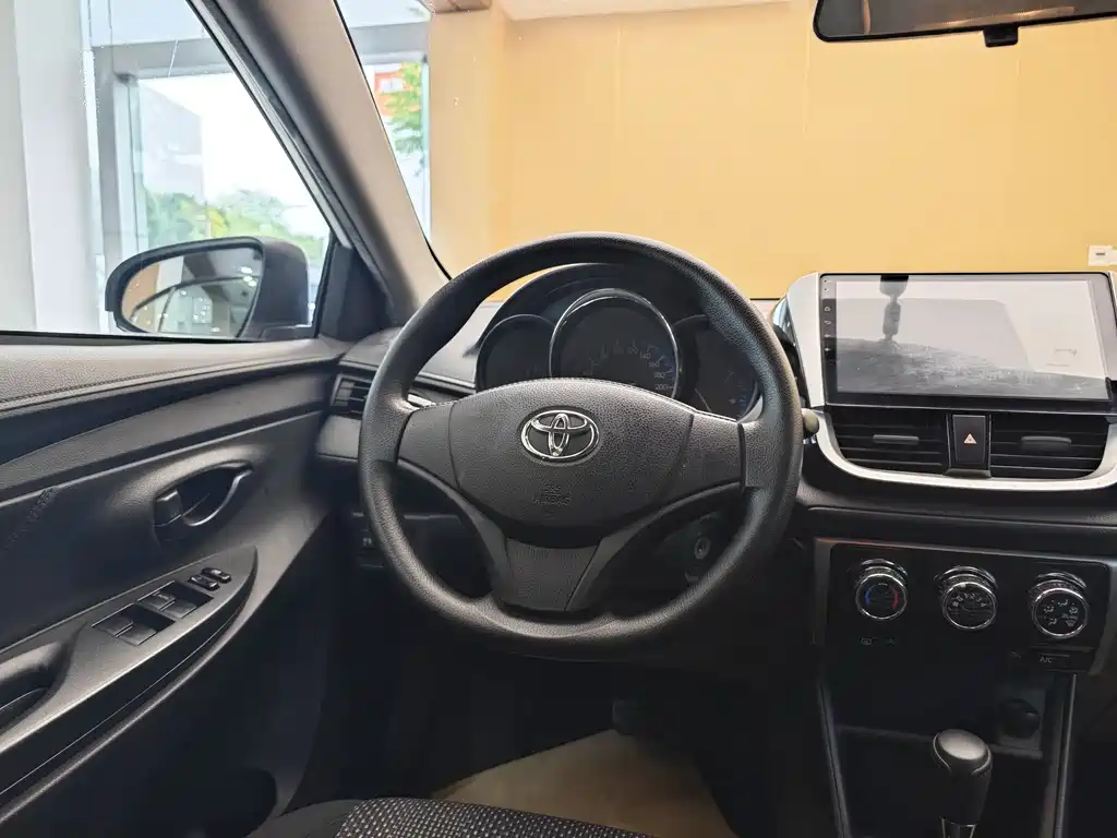 Toyota Vios 2017 — фото 14