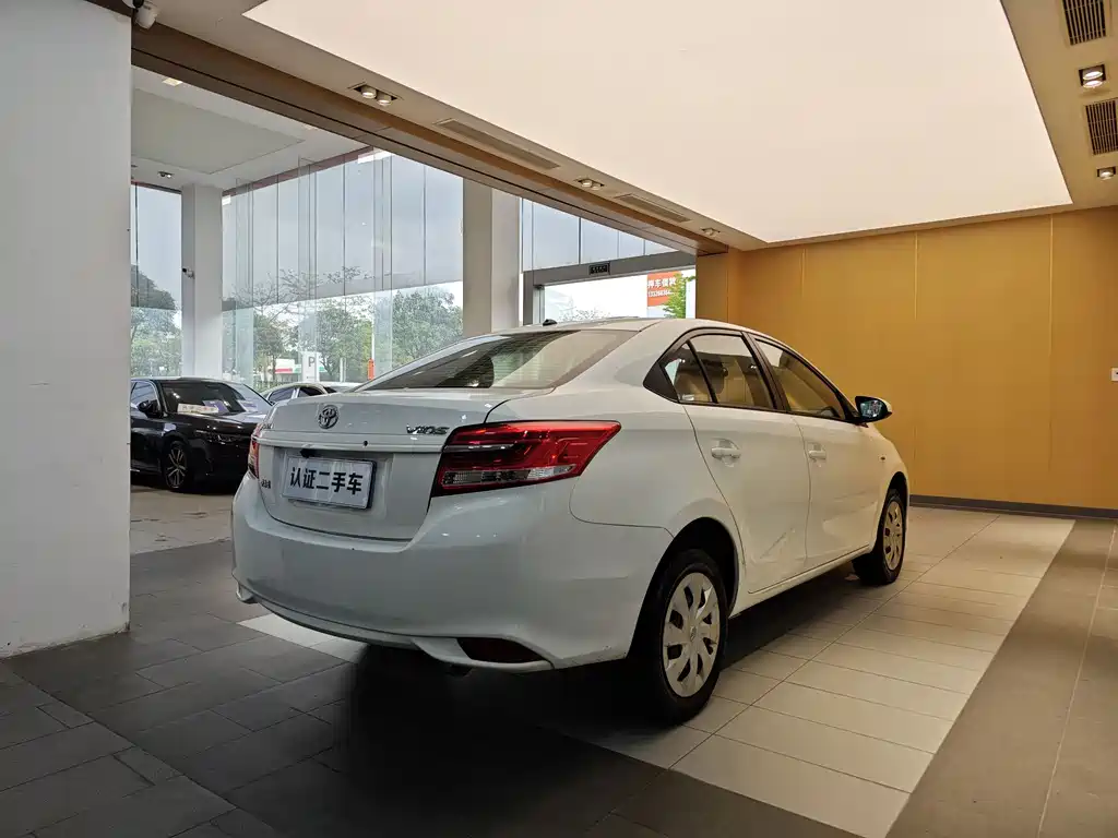 Toyota Vios 2017 — фото 28