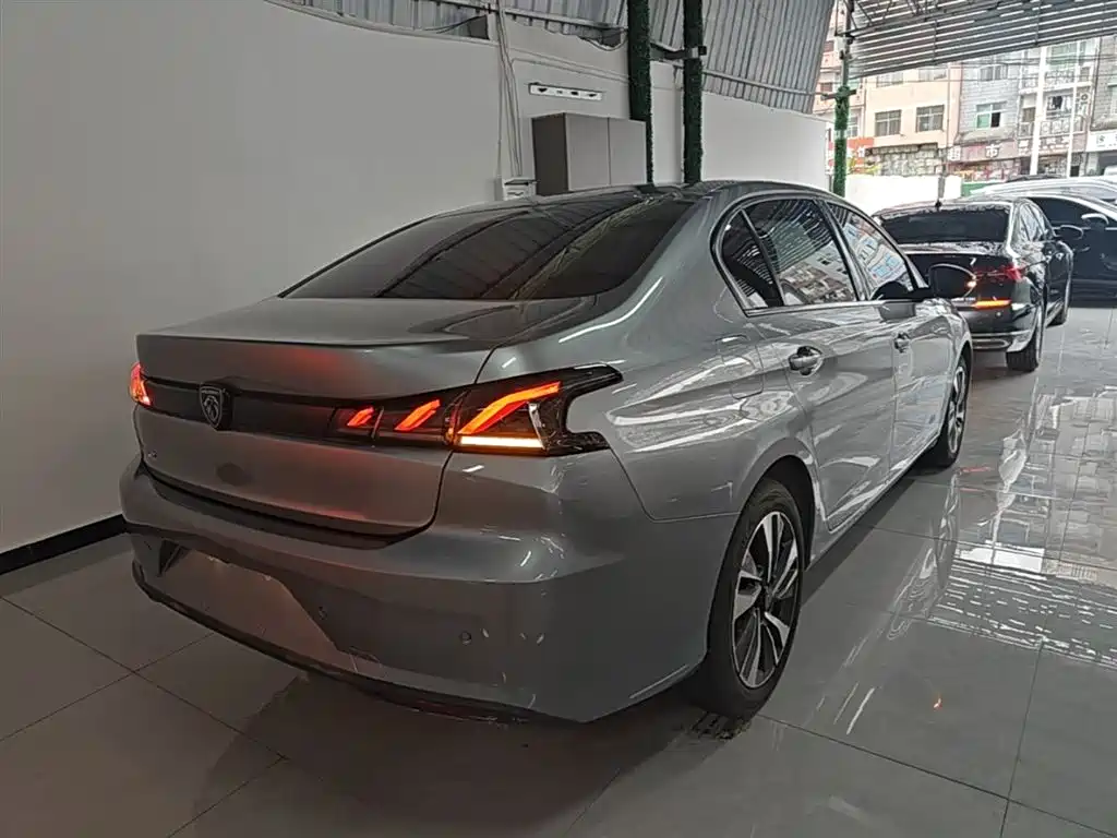 Peugeot 408 2025 — фото 7