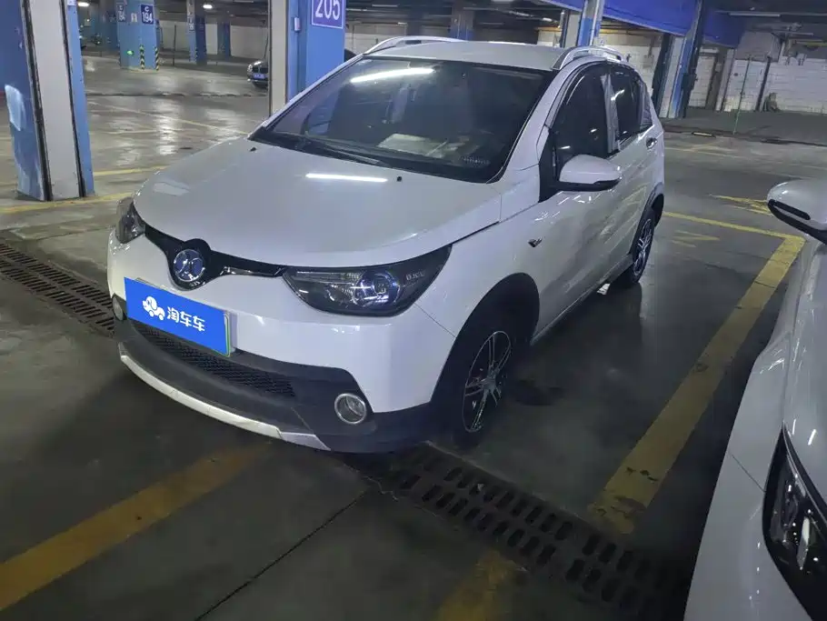BAIC New Energy EC 2018 — фото 1