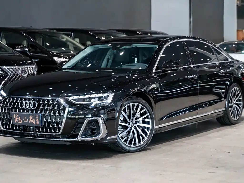 Audi A8 2023 — фото 1