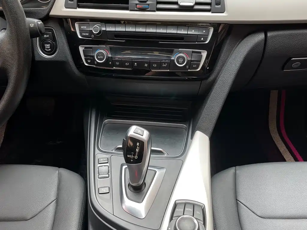BMW 3 Series 2016 — фото 18