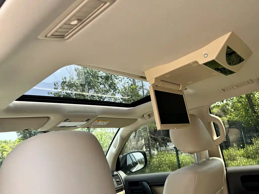 Toyota Land Cruiser 2020 — фото 10