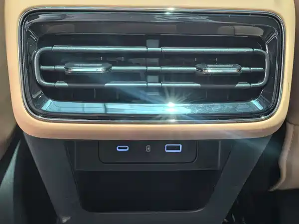 Geely Galaxy Starshine 8 2025