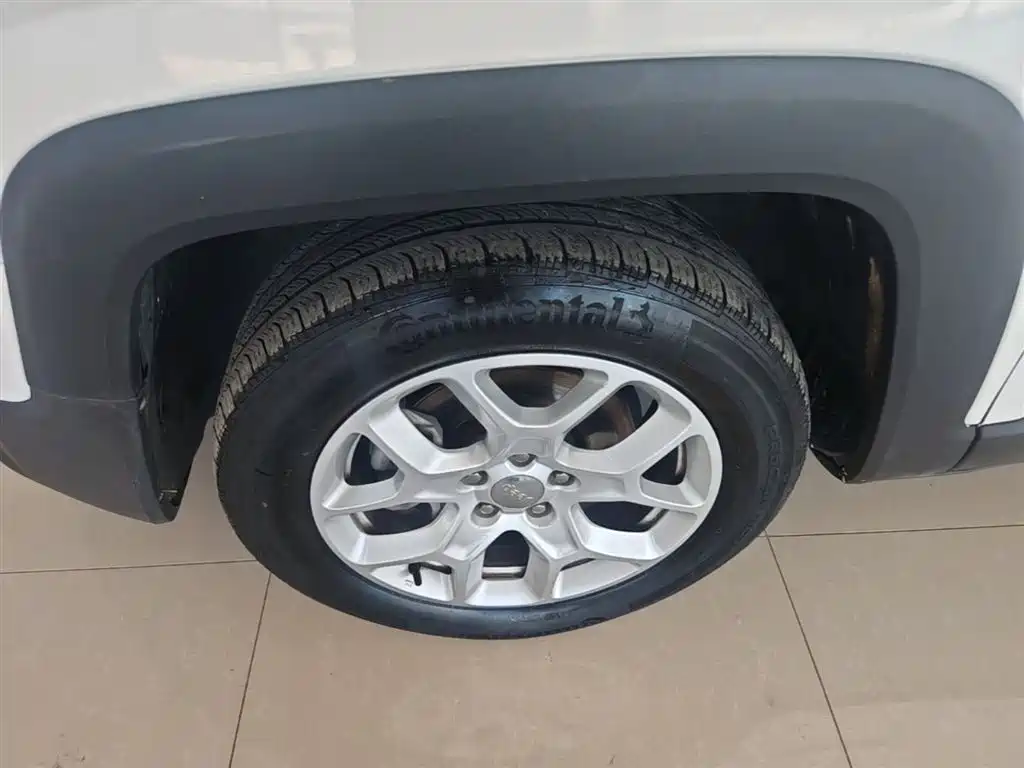 Jeep Renegade 2019 — фото 23