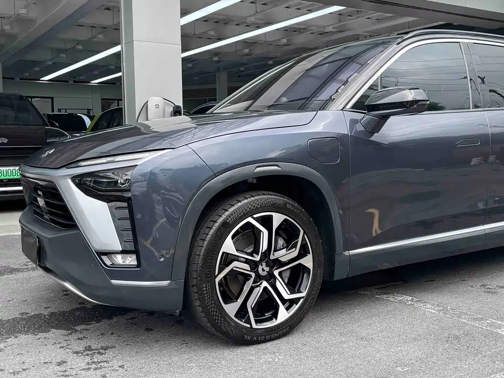 NIO ES8 2021