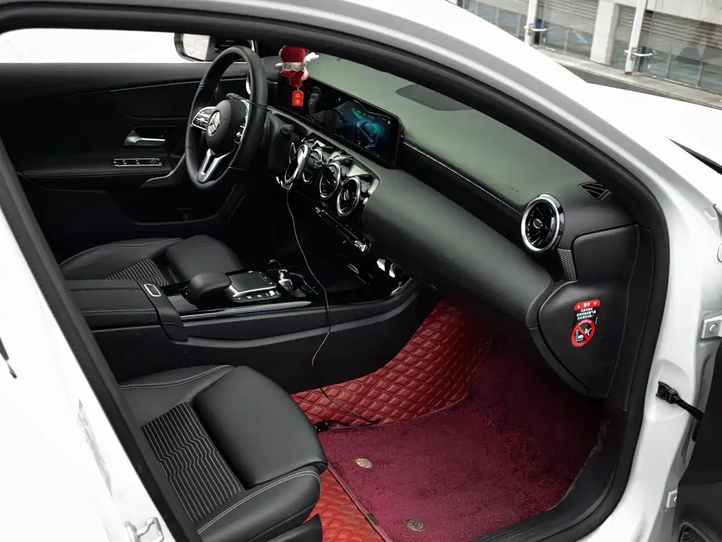 Mercedes-Benz A-Class 2021 — фото 16