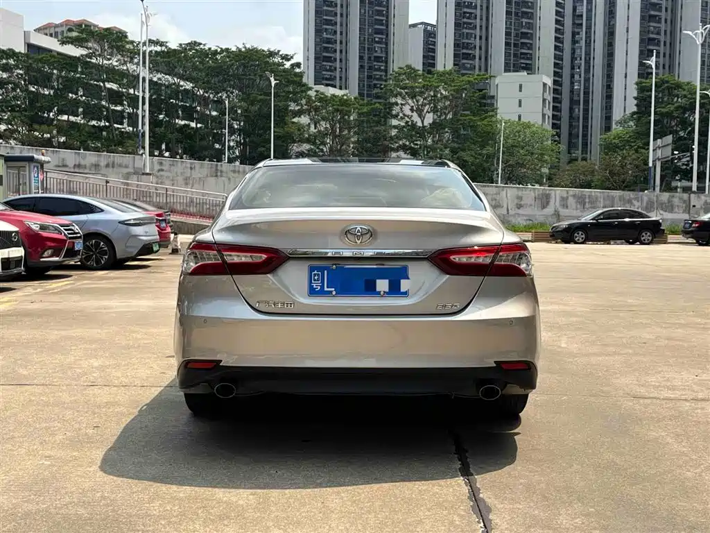 Toyota Camry 2020 — фото 8