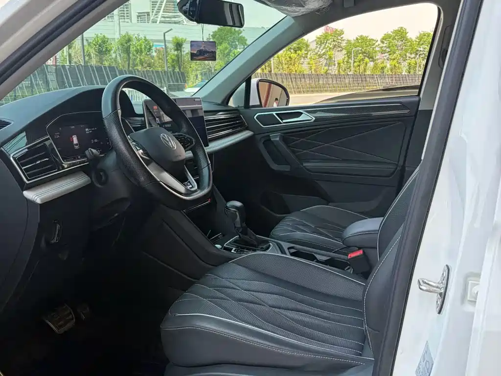 Volkswagen Tiguan L 2023
