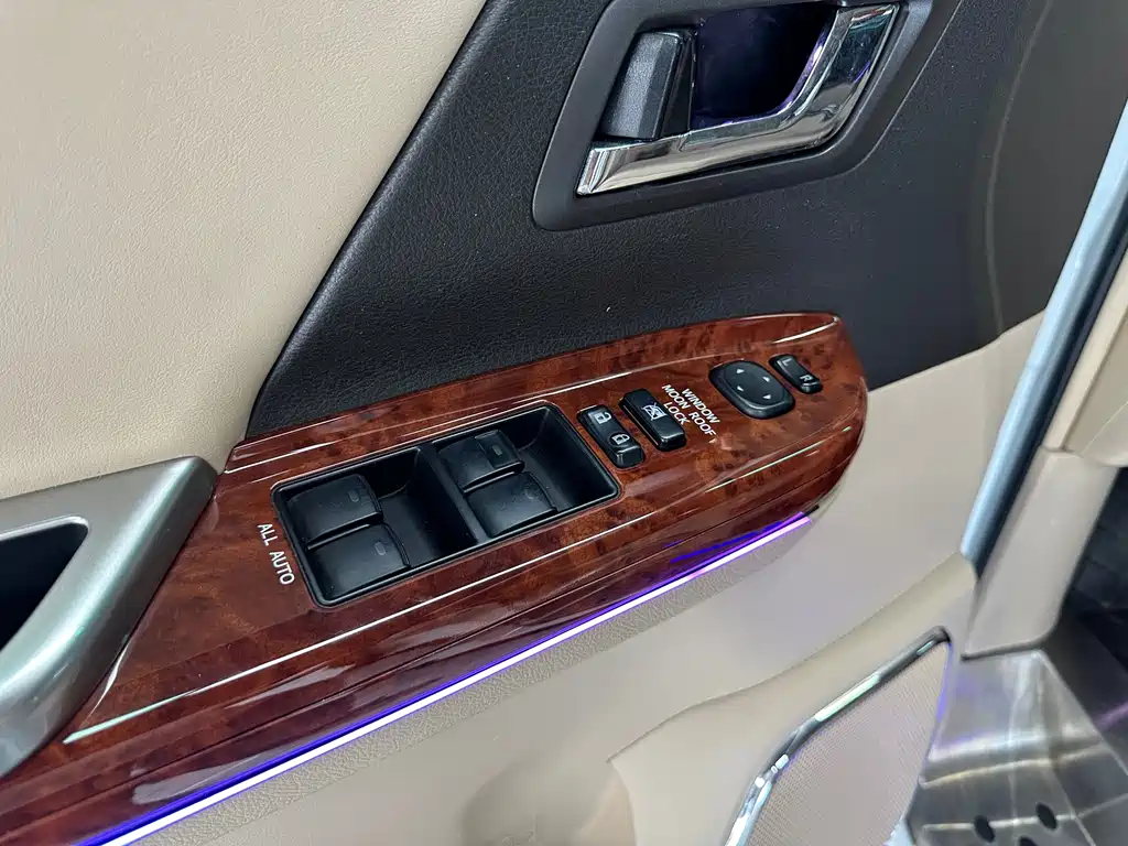 Toyota Alphard 2012 — фото 21