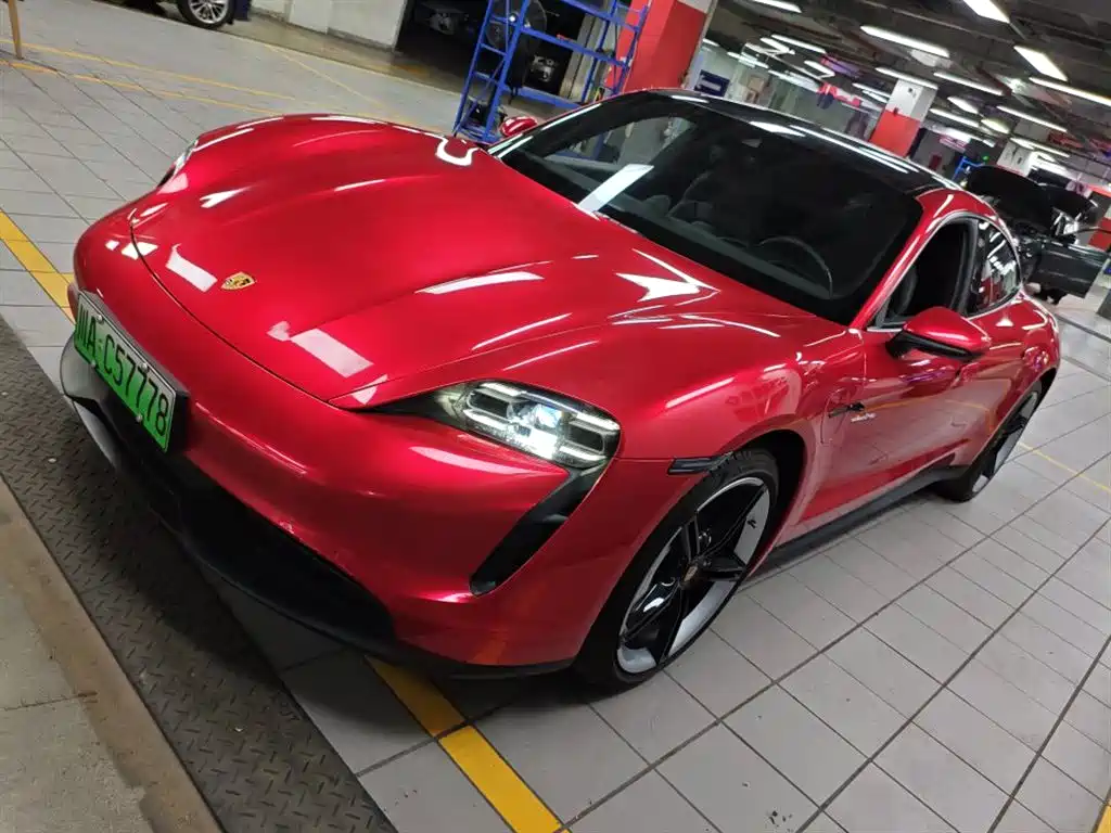 Porsche Taycan 2022