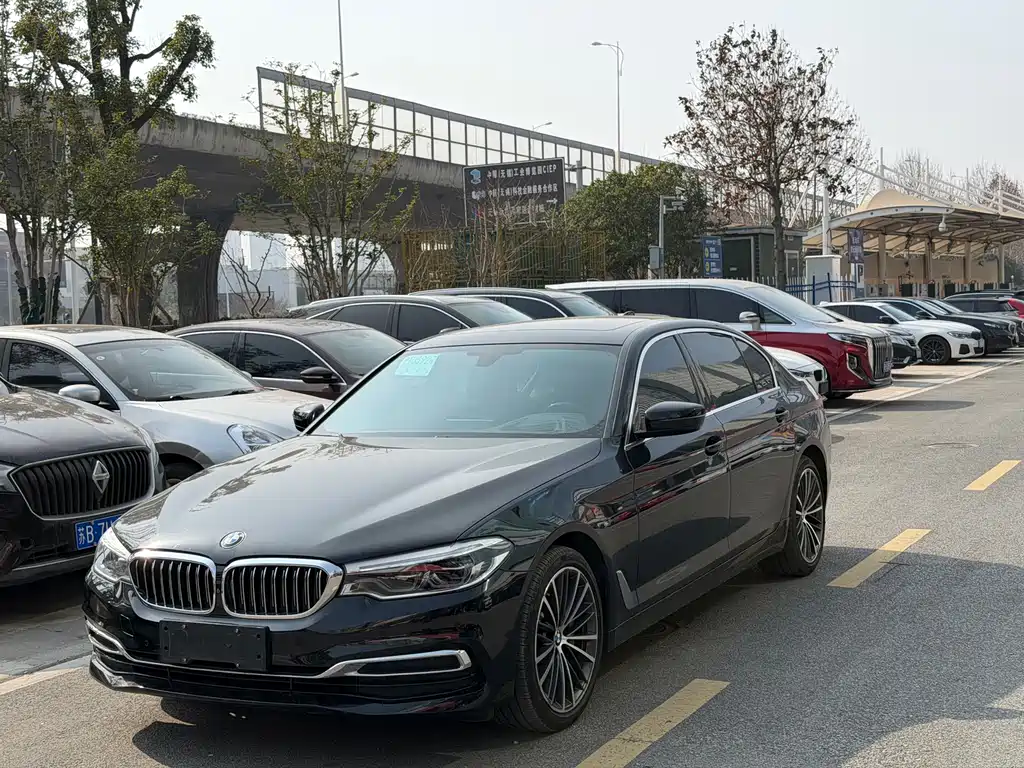 BMW 5 Series 2020 — фото 1