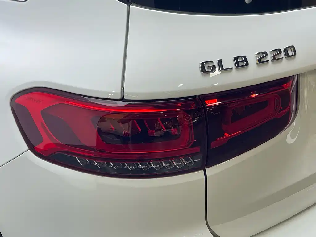 Mercedes-Benz GLB 2023 — фото 12