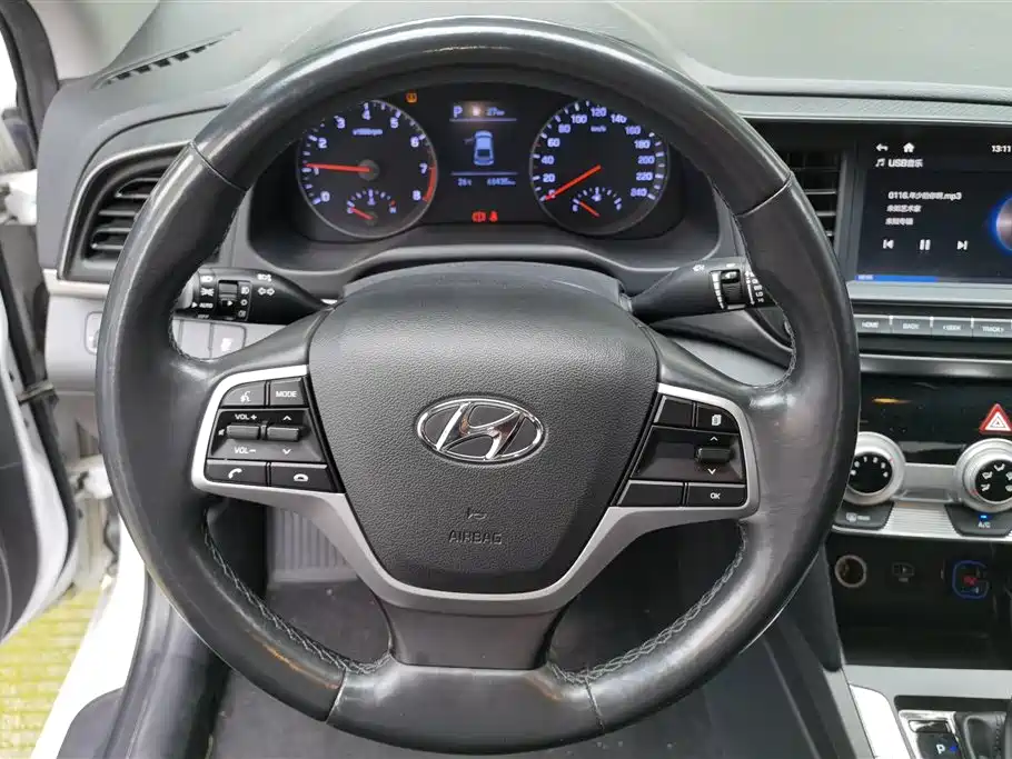 Hyundai Elantra 2019 — фото 15
