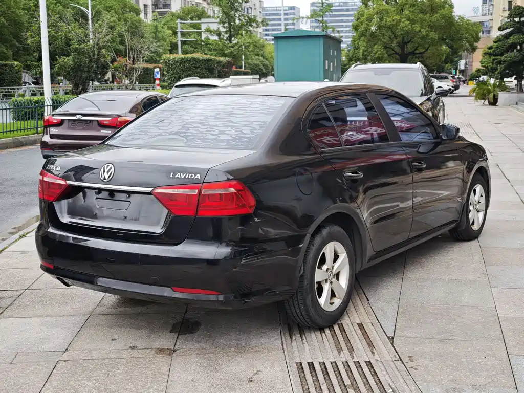 Volkswagen Lavida 2013