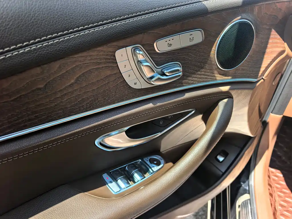 Mercedes-Benz E-Class 2019 — фото 12
