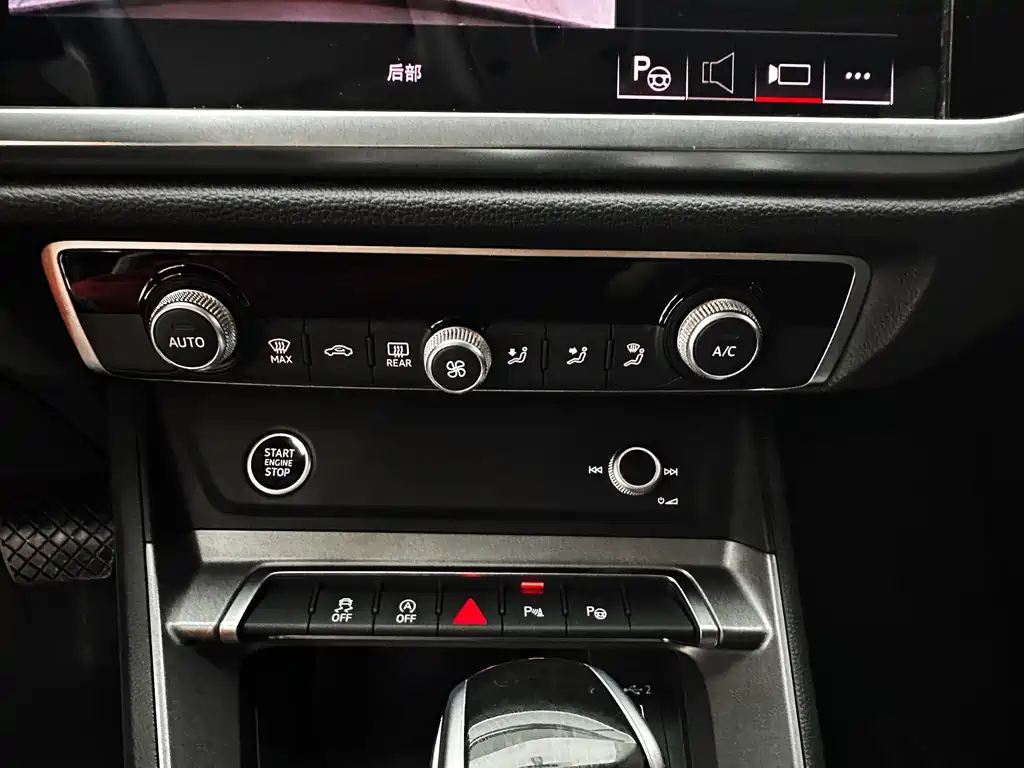 Audi Q3 2022 — фото 22