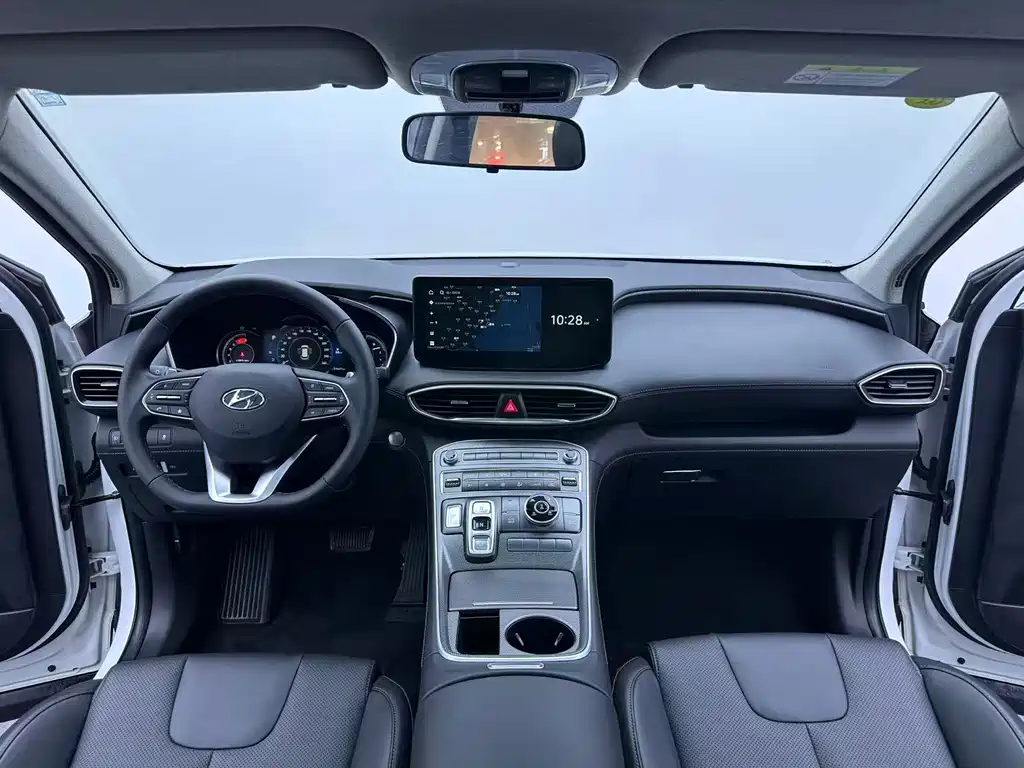 Hyundai Santa Fe 2023 — фото 11