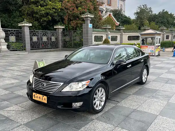 Lexus LS 2010