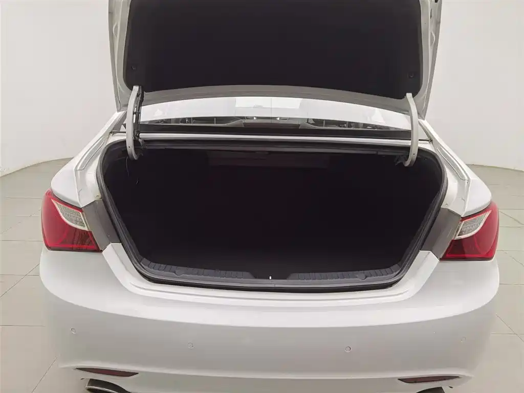 Hyundai Sonata 2014 — фото 16