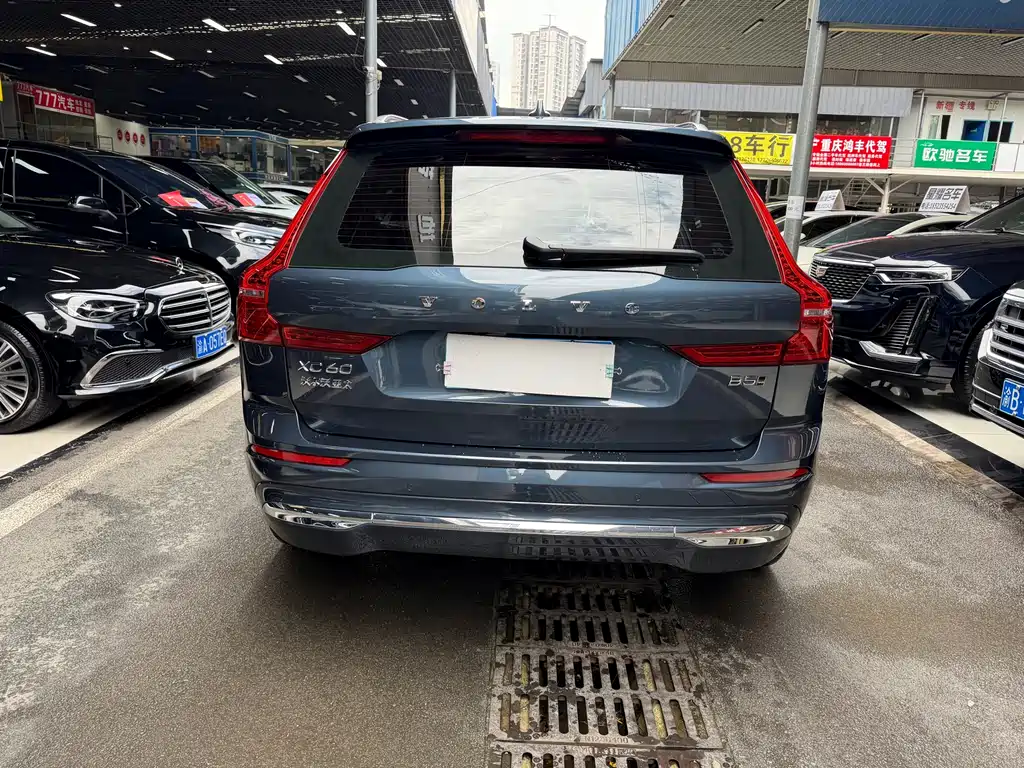 Volvo XC60 2022 — фото 10