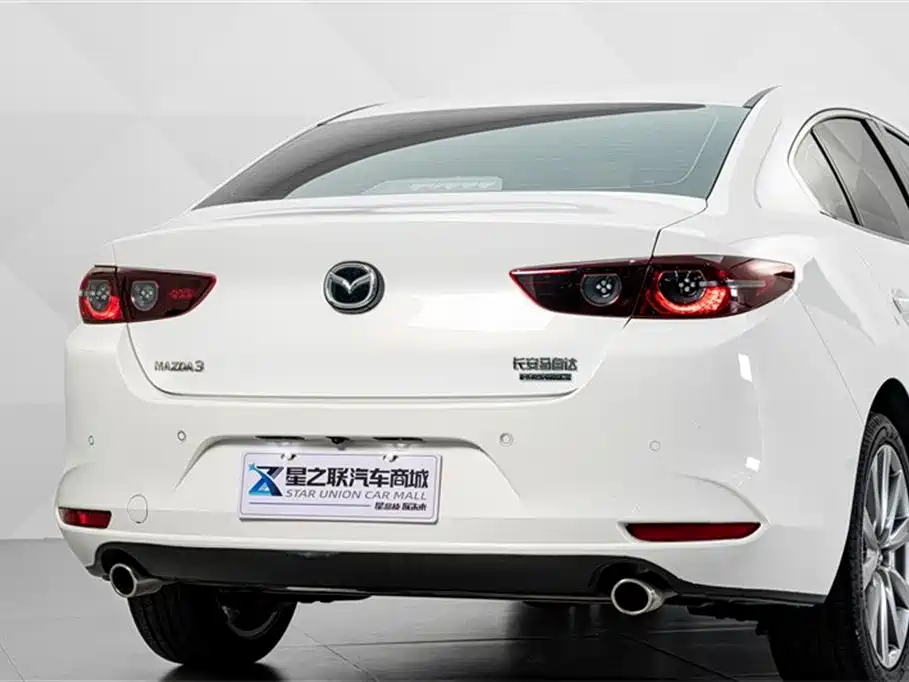 Mazda 3 Axela 2021 — фото 7