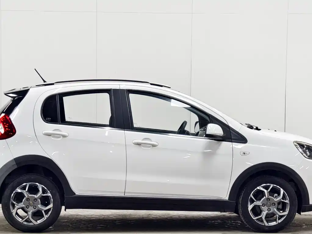 Geely Vision X1 2018 — фото 8