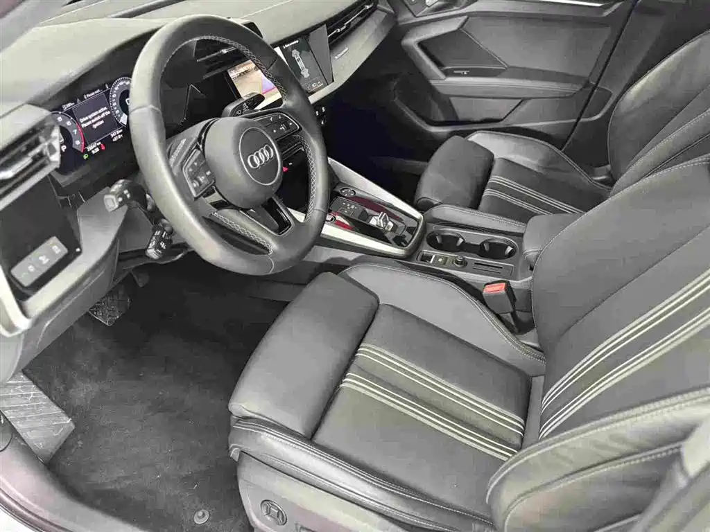 Audi A3 2023 — фото 10