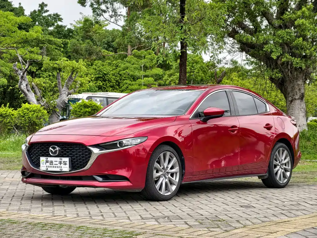 Mazda 3 Axela 2021 — фото 1