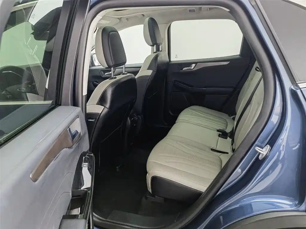 Ford Escape 2023 — фото 15