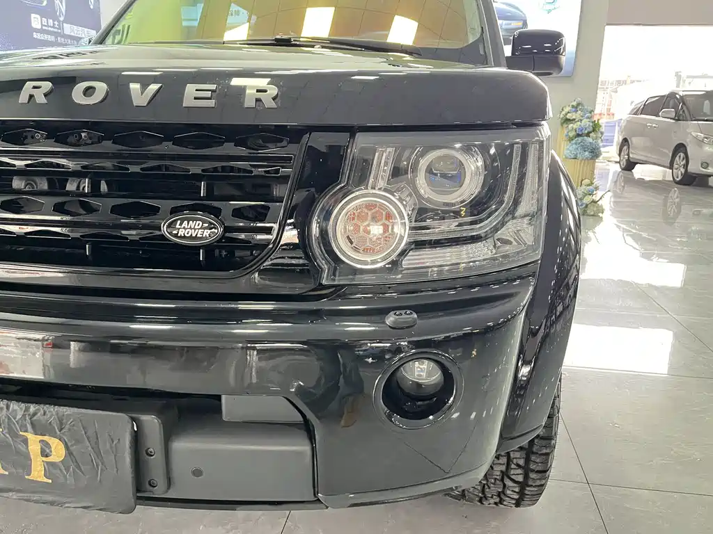 Land Rover Discovery 2012 — фото 22