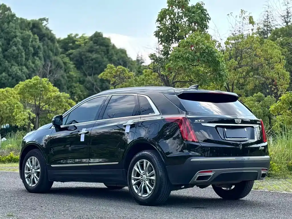 Cadillac XT5 2022 — фото 6