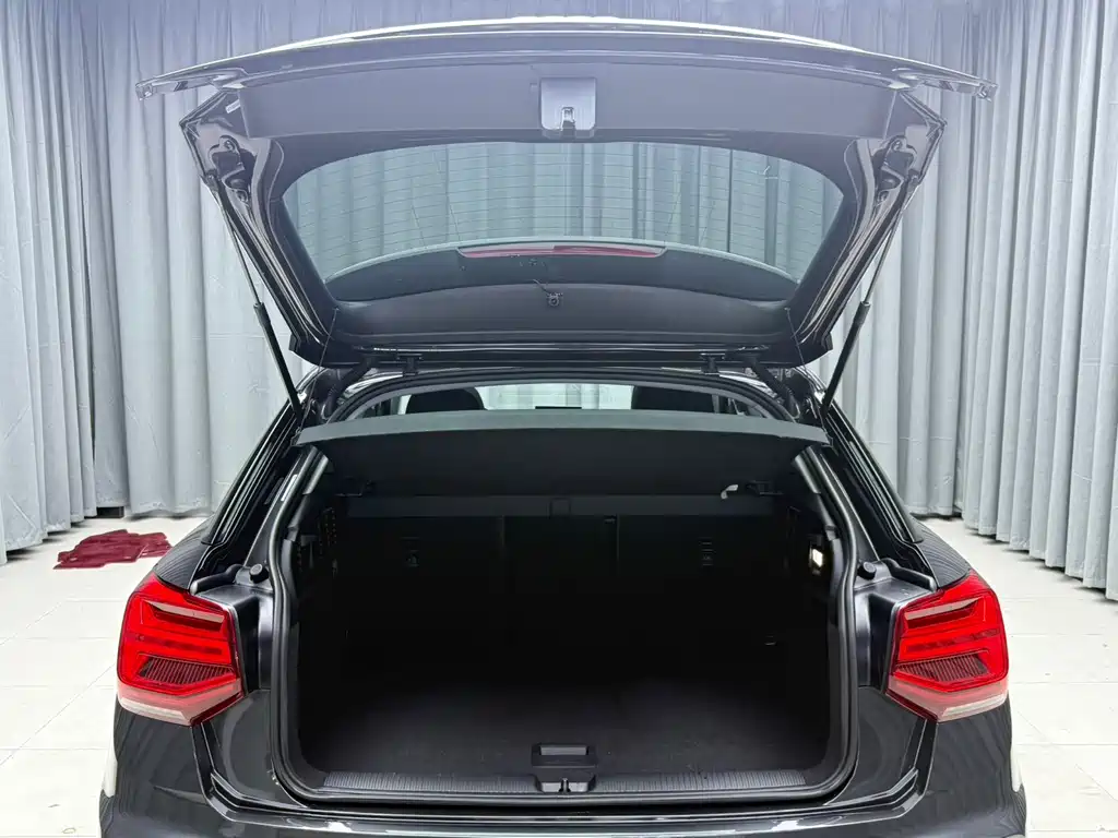 Audi Q2L 2022 — фото 19