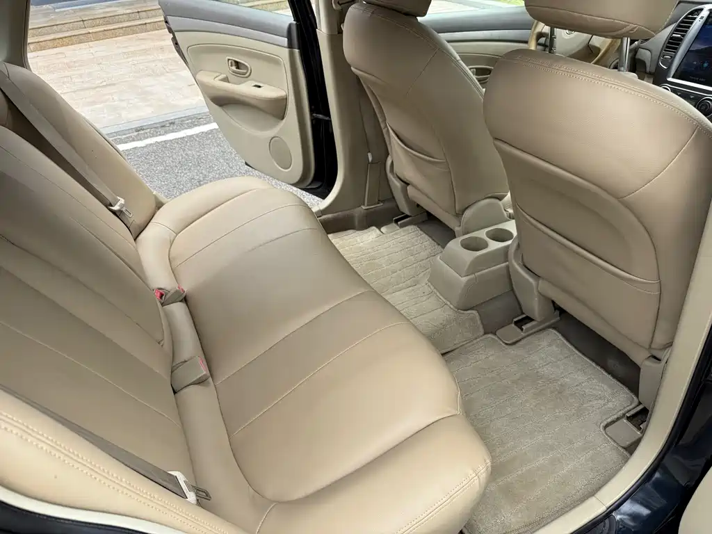 Nissan Sylphy 2013 — фото 11