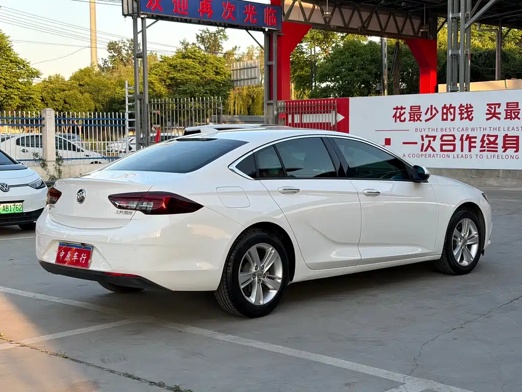Buick Regal 2018 — фото 18