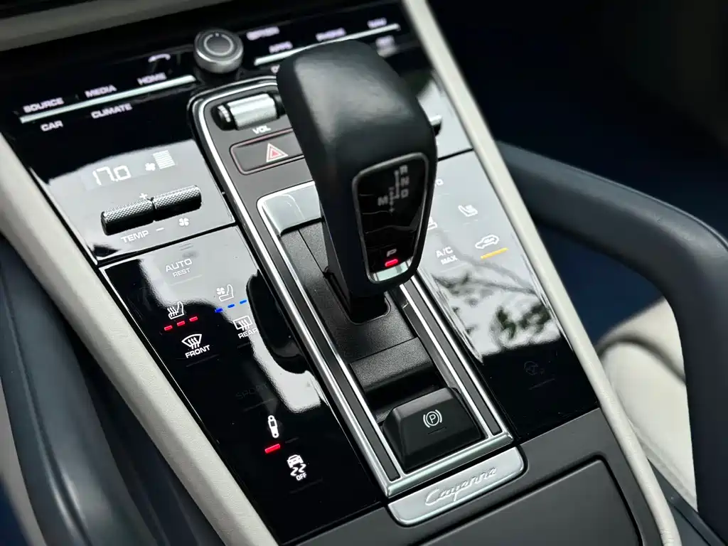 Porsche Cayenne 2022 — фото 17