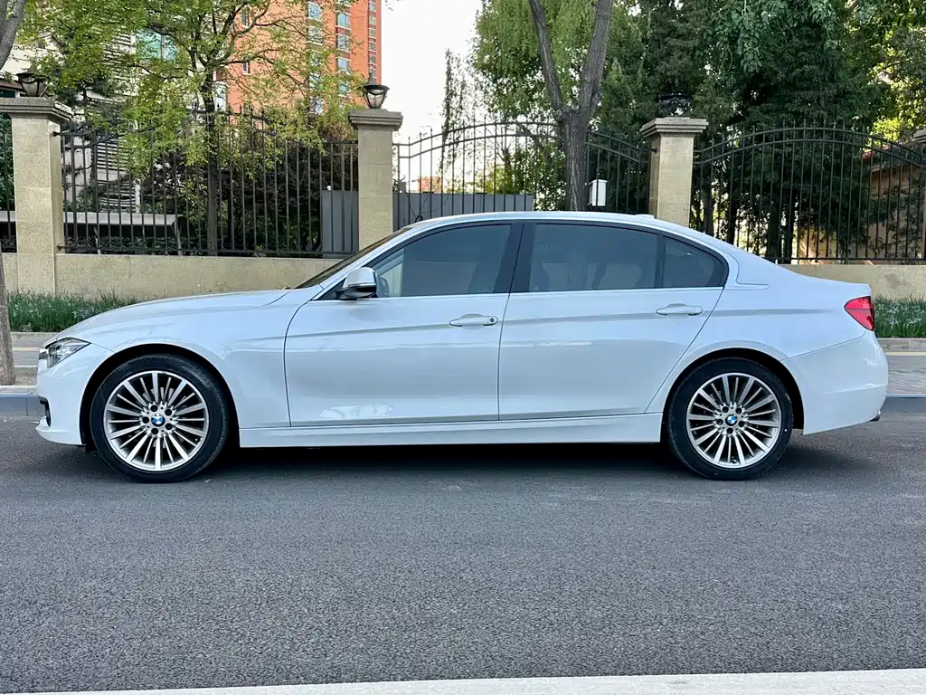 BMW 3 Series 2019 — фото 3