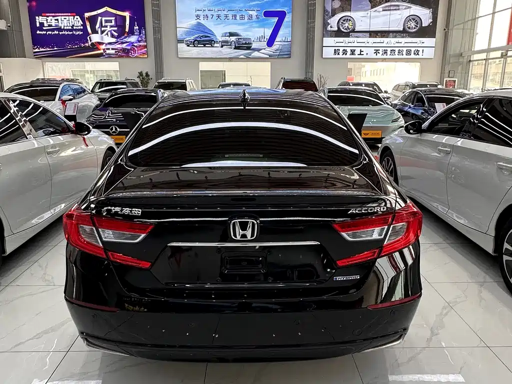 Honda Accord 2018 — фото 10