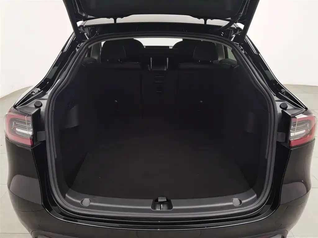 Tesla Model Y 2022 — фото 16