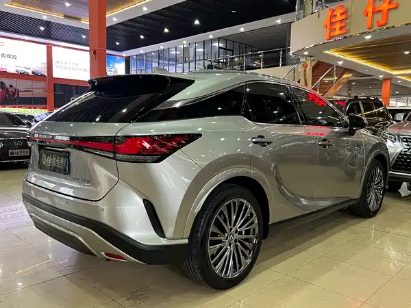 Lexus RX 2023