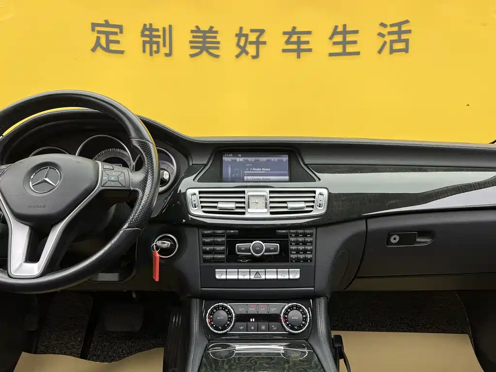Mercedes-Benz CLS 2012 — фото 14