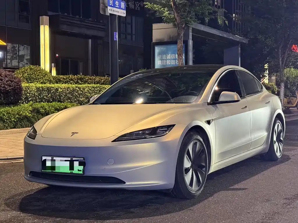 Tesla Model 3 2024 — фото 1