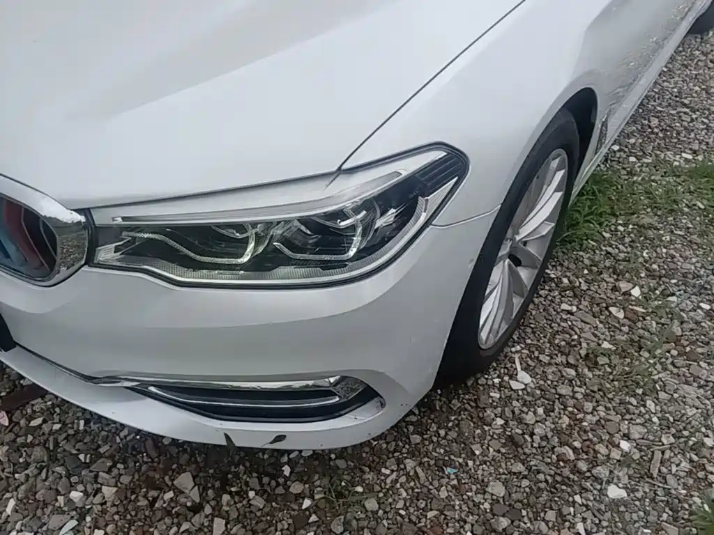 BMW 5 Series 2019 — фото 18
