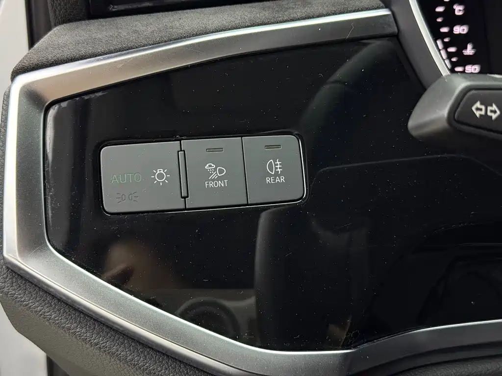 Audi Q3 2021 — фото 14