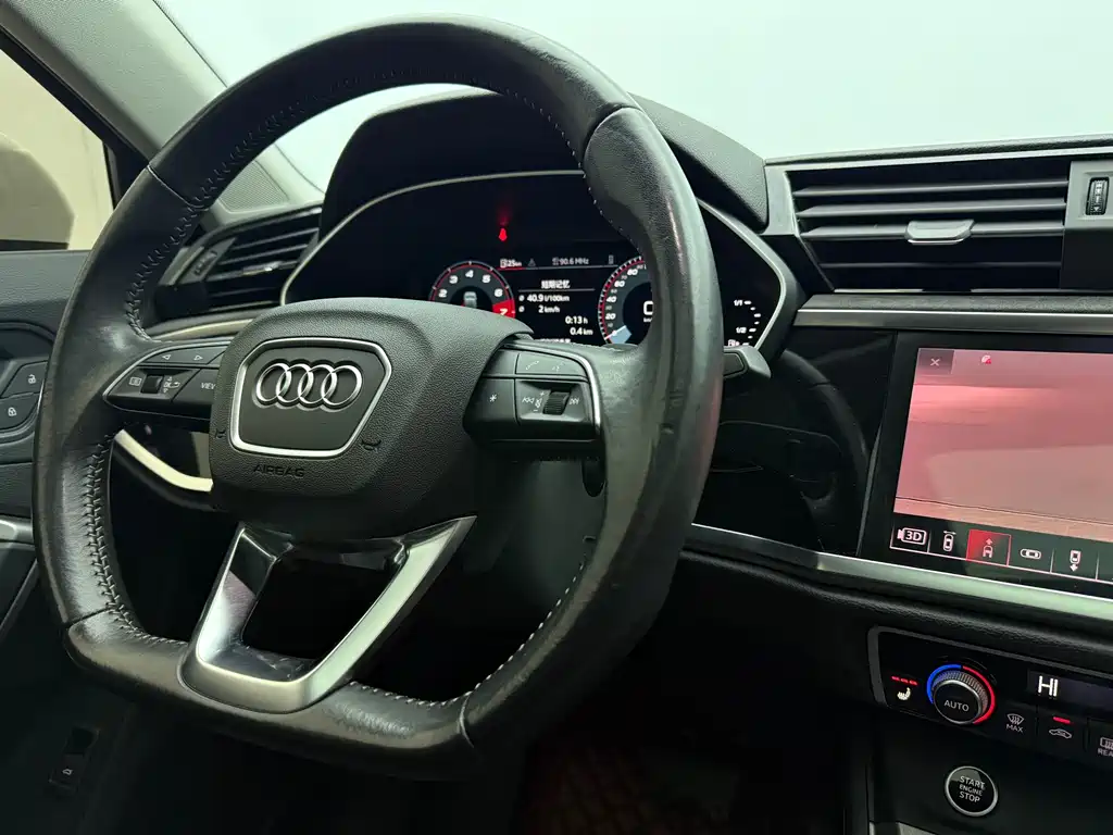 Audi Q3 2021 — фото 17