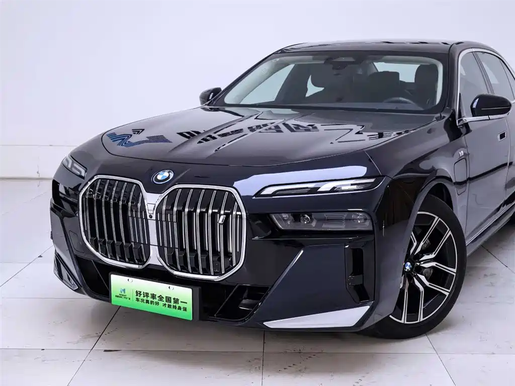 BMW i7 2023 — фото 3